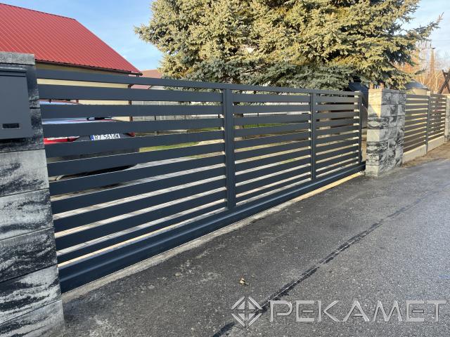 Zdjęcie ogrodzenia Parzęczew